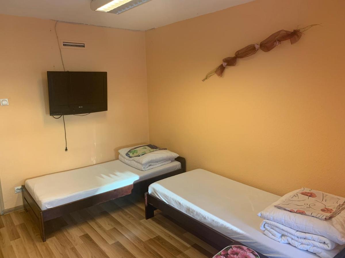 Tanie Noclegi Bartek Kielce Exterior foto