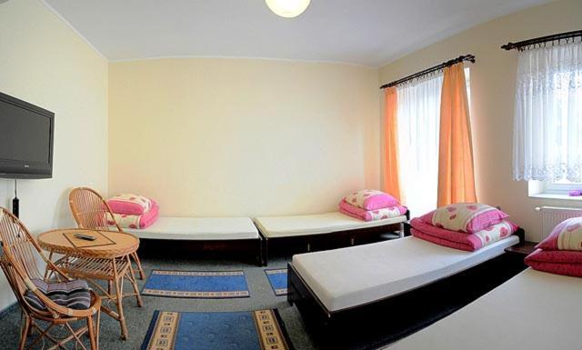 Tanie Noclegi Bartek Kielce Exterior foto